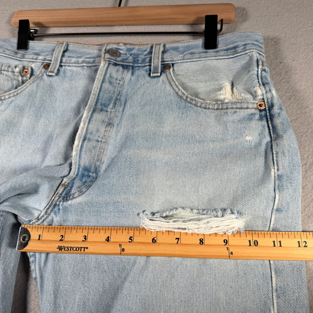 Vintage Levis 501 Jeans Mens 32x31 Made in USA Light Wash Distressed 90s 0997 - Picture 11 of 16